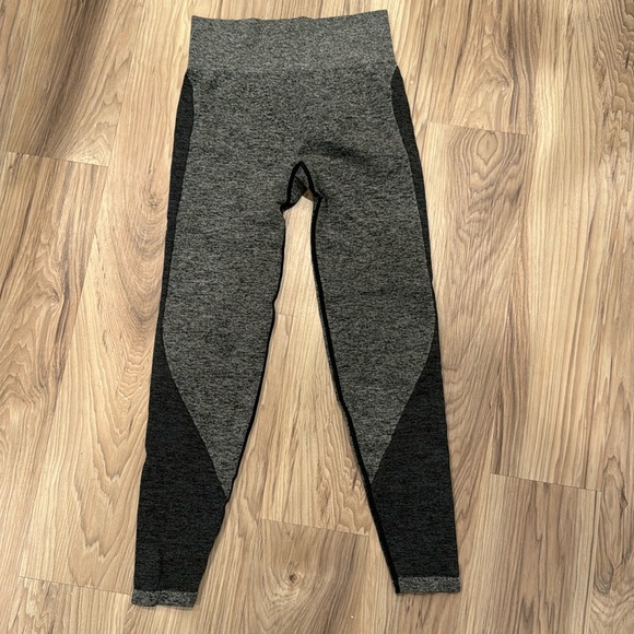 Victoria Secret Pink High Waist Seamless Gray Leggings Athletic Yoga Size Small - Picture 1 of 3